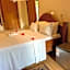 Tropinest bungalows & hostel