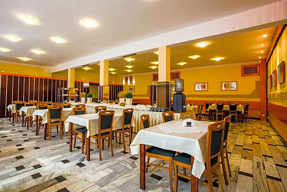 OW Inter Piast Kalbornia - z własną plażą z kąpieliskiem i przystanią