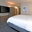 Holiday Inn Express and Suites Valencia - Santa Clarita By IHG