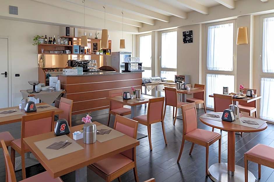 Hotel Giallo