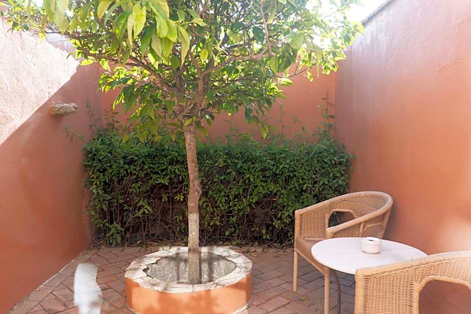Hotel Madreselva - Grupo Califa