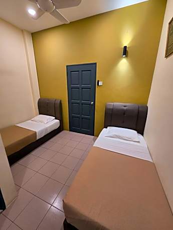 Twin Room with Private Bathroom