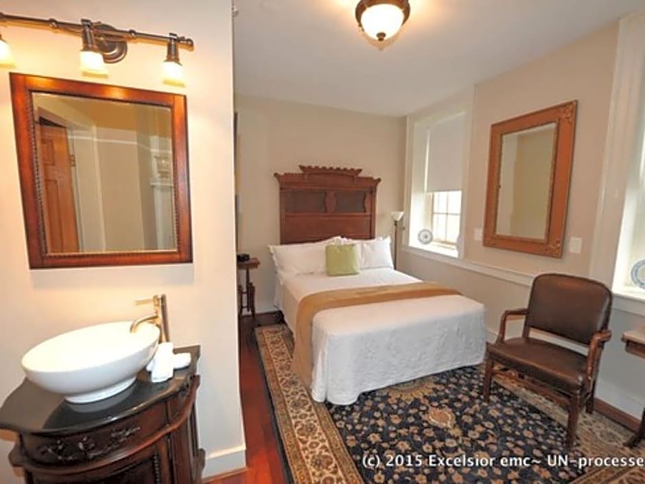 Inn at Springfield Manor
