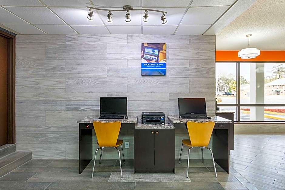 Motel 6-Savannah, GA - Midtown