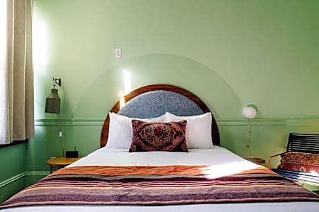 Queen Room (Self Check-in with Virtual Front Desk)