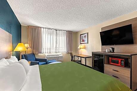 1 King Bed, Nonsmoking