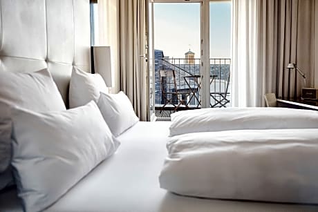 Double Room, Balcony (1 Queen Bed)