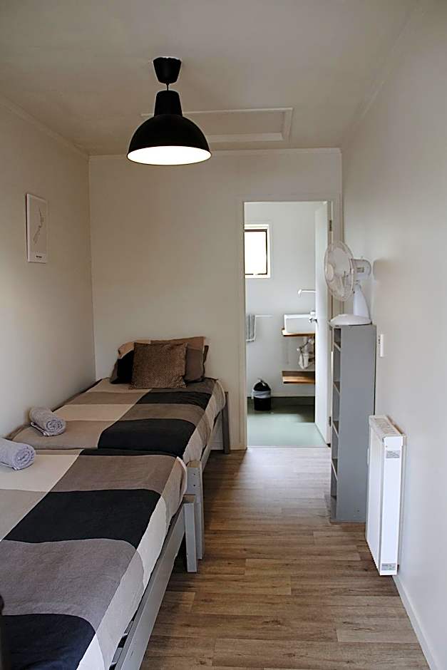 Hugo & Carters Backpackers & Motel