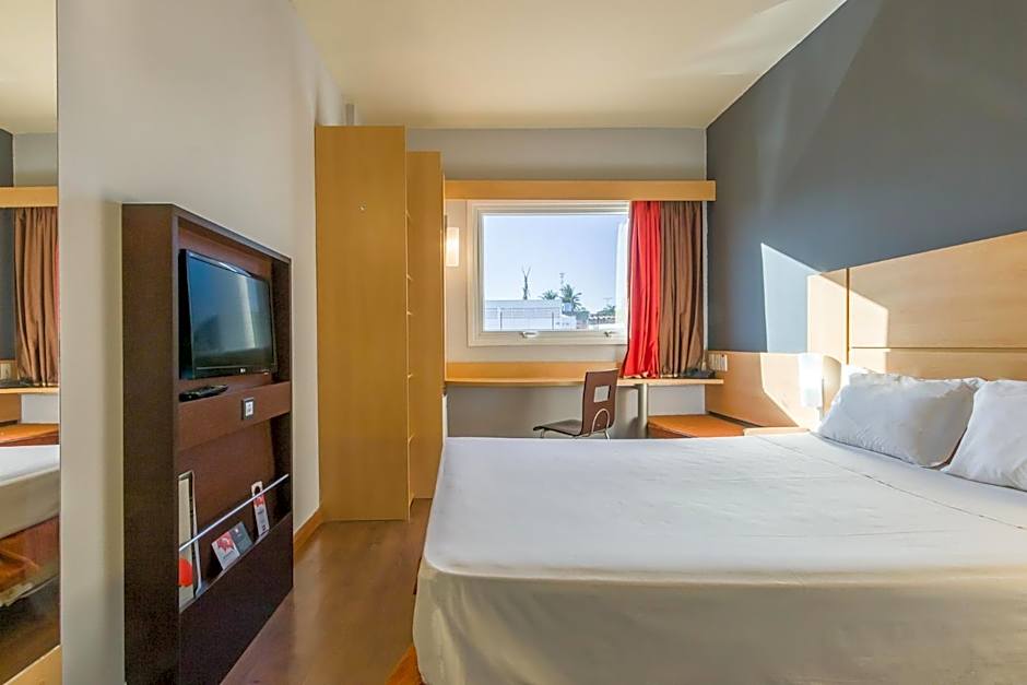 IBIS Barretos