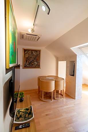 One-bedroom Loft Apartment