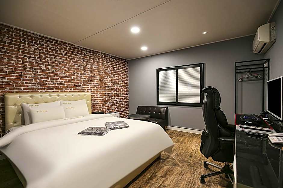 Gunsan Hotel May