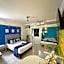 Suites Brisa Marina - atrás de Playa Regatas y el Malecón, 6 calles del Acuario