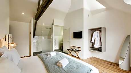 Deluxe Double Room with Balcony and Sea View