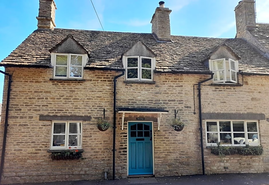 Photo 1 of 21 of Cotswold Cottage B&B - 5 Minutes Walk to Village Pub