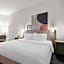 Spark by Hilton Tupelo