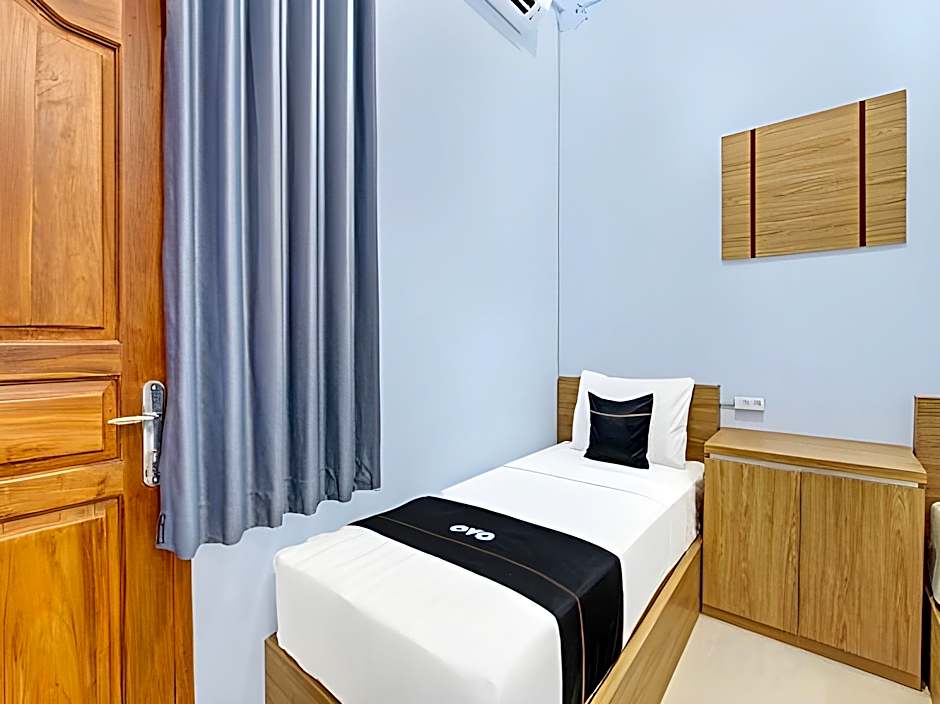 Urbanview Syariah Wisma Nabil Solo