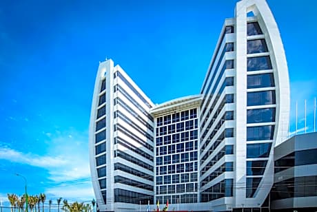 Wyndham Manta Sail Plaza Hotel and Convention Center