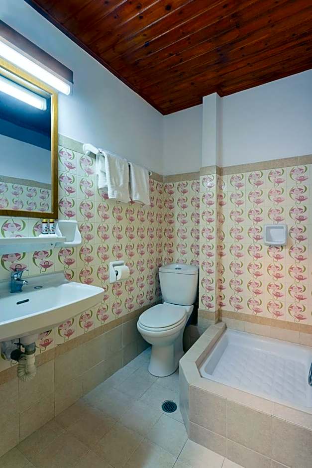 Binji Hotel