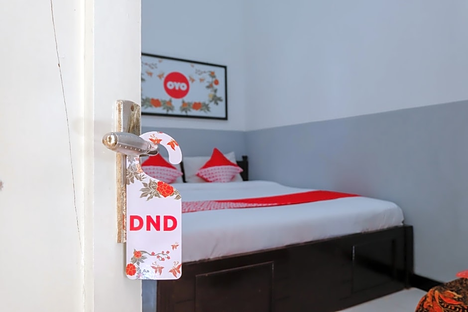 OYO 1028 Garuda Residence