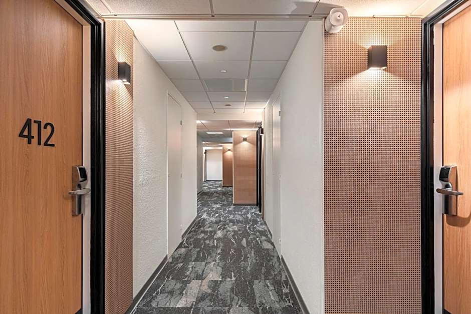 Ibis Nice Aéroport Promenade des Anglais