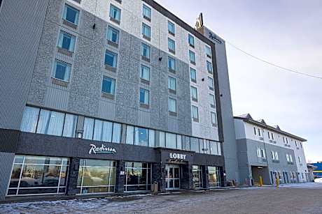 1 King Bed Suite Nonsmoking Upgrade