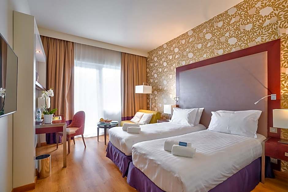 Clarion Paris CDG Airport