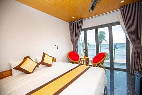 Deluxe Double Room with Balcony and Sea View