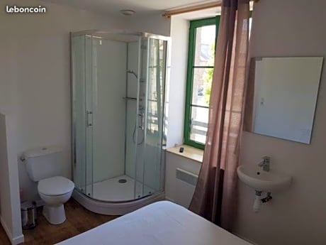 CHAMBRES / BEDROOM