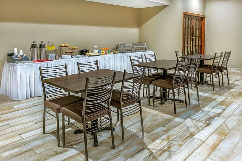 Ramada by Wyndham Texarkana