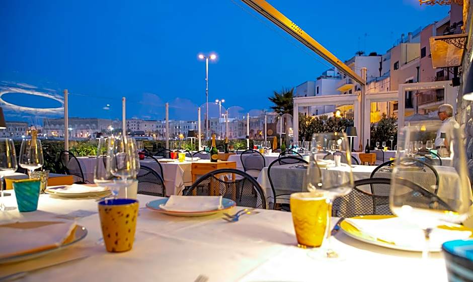 LA BANCHINA LUXURY SUITES