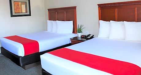 Standard Double Queen Room