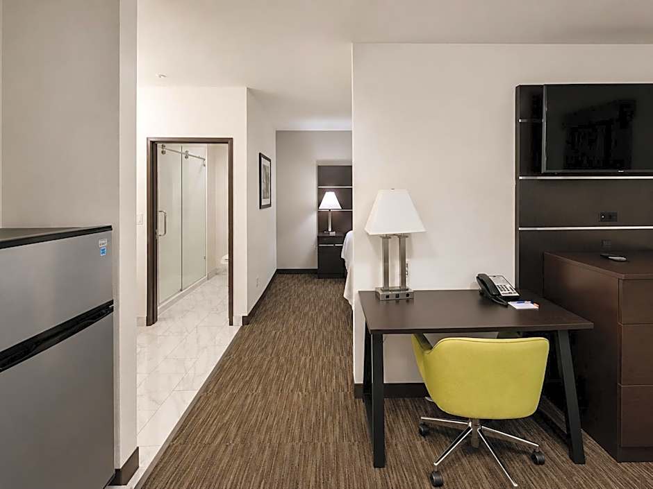 Atrium Hotel And Suites Dfw Airport