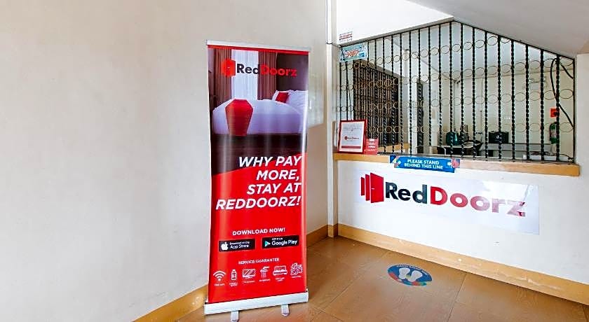 RedDoorz @ Golden Skye Hotel Guagua