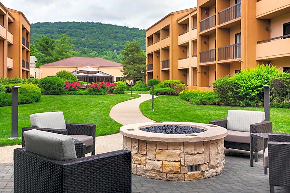 Courtyard by Marriott Mahwah
