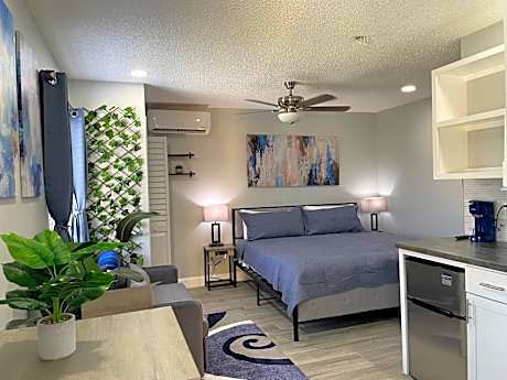 Sunny Palms Inn