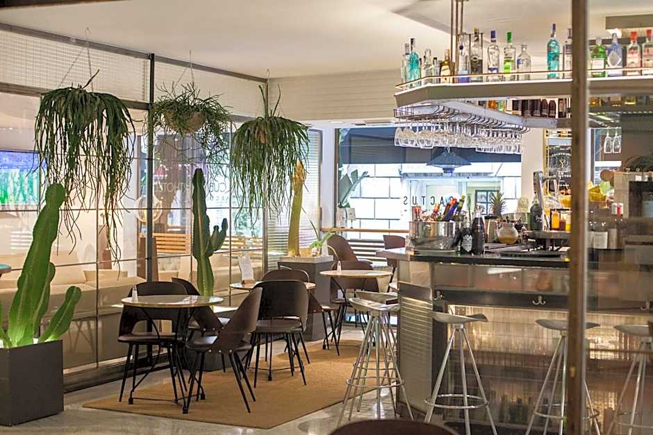 Aparthotel Mariano Cubi