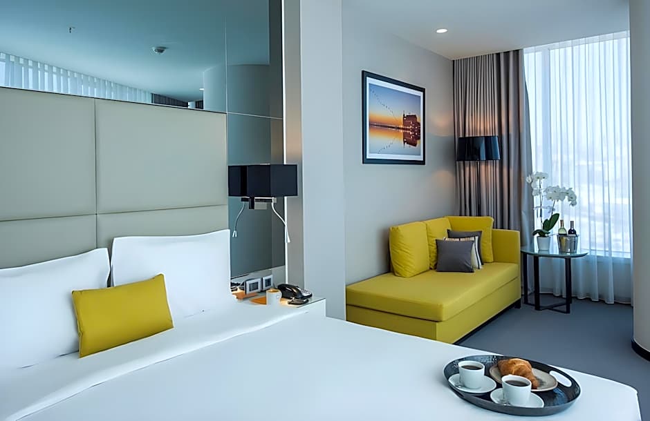 Centro Westside by Rotana