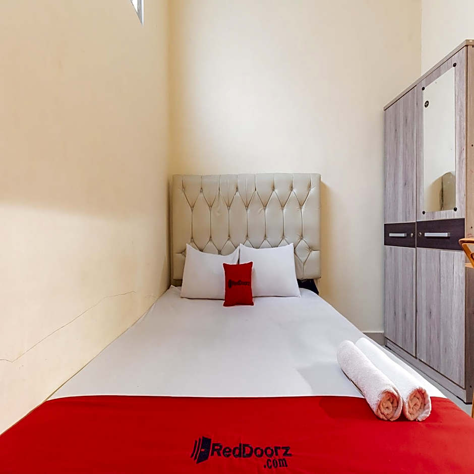 RedDoorz near RS Permata Cirebon