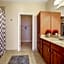 Amazing Condos Beautiful View 2 Blocks To French Quarter, Small Rooftop Pool, Gym, Seanger Theater, Super Dome, And Bourbon St