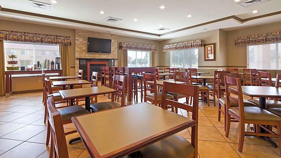 Best Western Plus Montezuma Inn & Suites