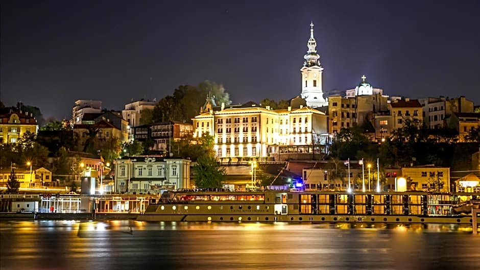 Belgrade Inn Garni Hotel