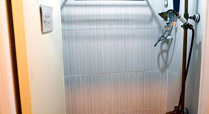 Ratana Boutique Hostel