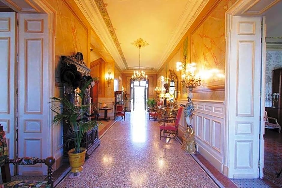 Chateau Des Fontaines – Canet, NY