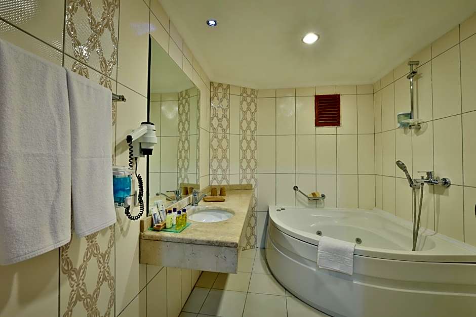 Crystal Kaymakli Hotel & Spa