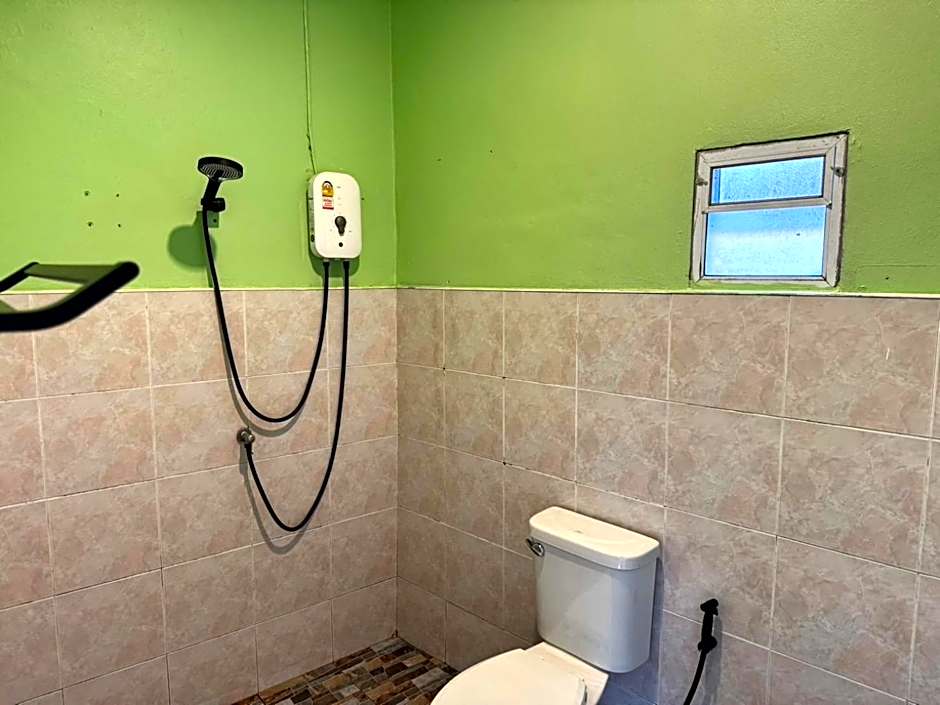 Khao Sok Jungle Hostel