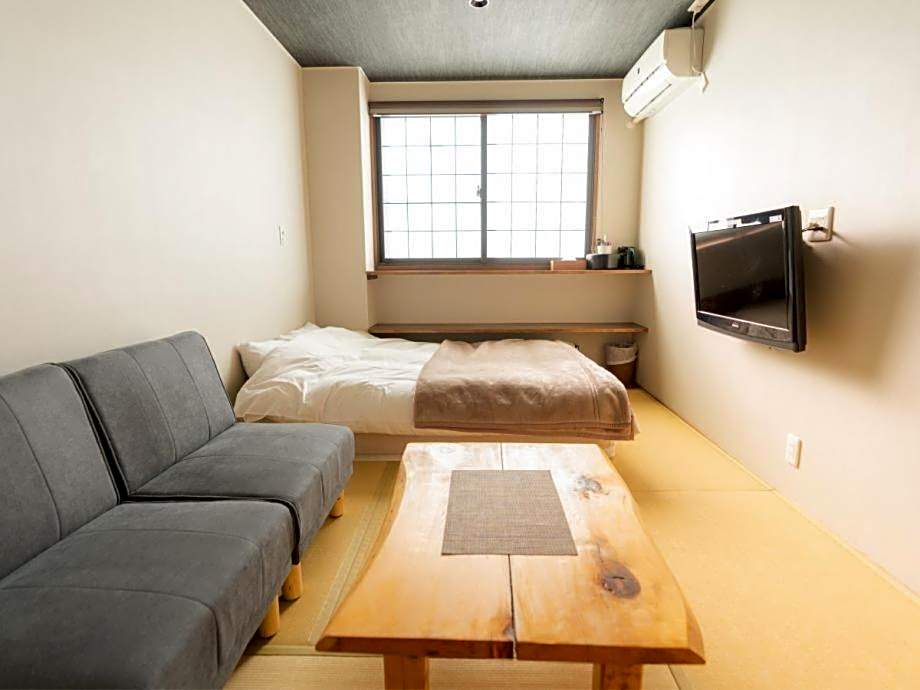 Nozawa Onsen Azegamikan