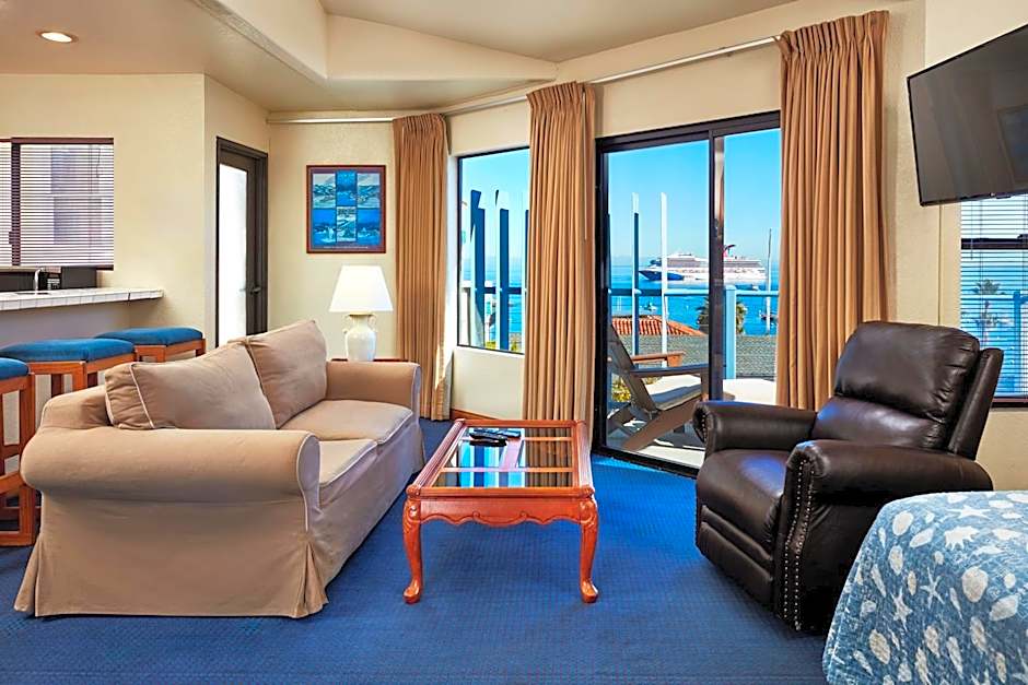 Seaport Village Inn, Avalon