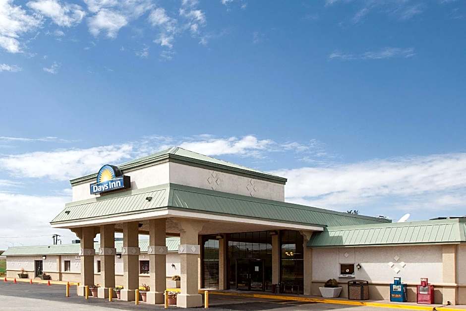Days Inn by Wyndham Clinton