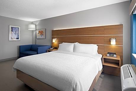 1 King Standard With Sofa Bed