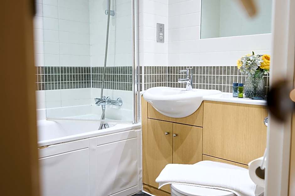 ShortstayMK Vizion apartments, with free superfast wi-fi, parking